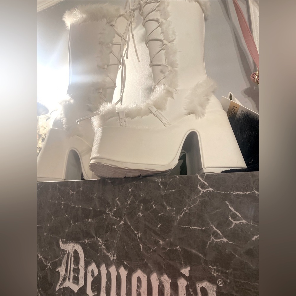 CAMEL-311 DEMONIA PLATFORM BOOT•never worn out and  comes with the demonia box